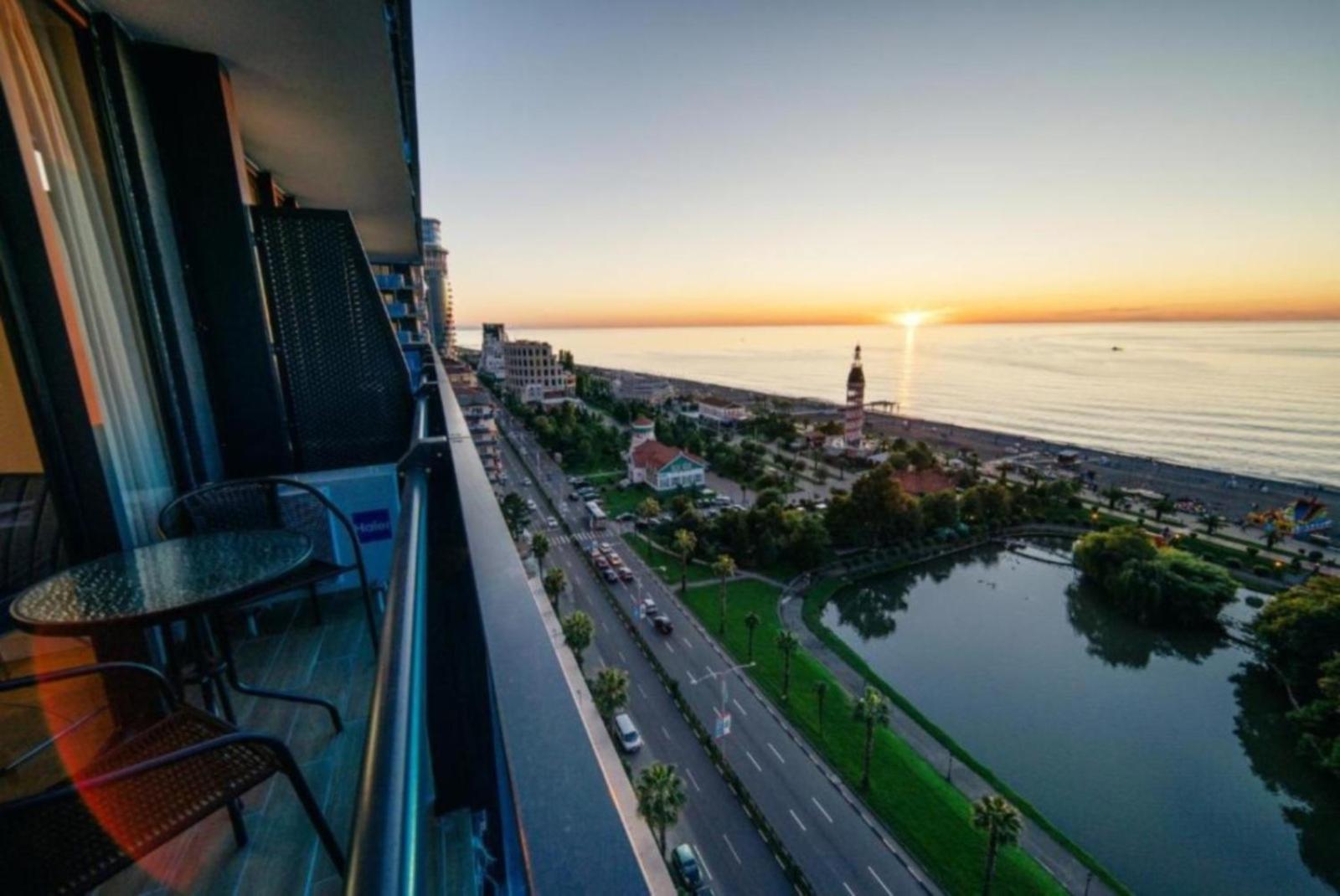 Orbi City Panoramic View Batumi Esterno foto